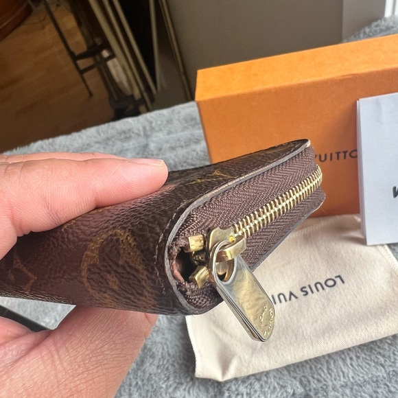 Louis Vuitton Zippy Coin Purse - Picture 3 of 11